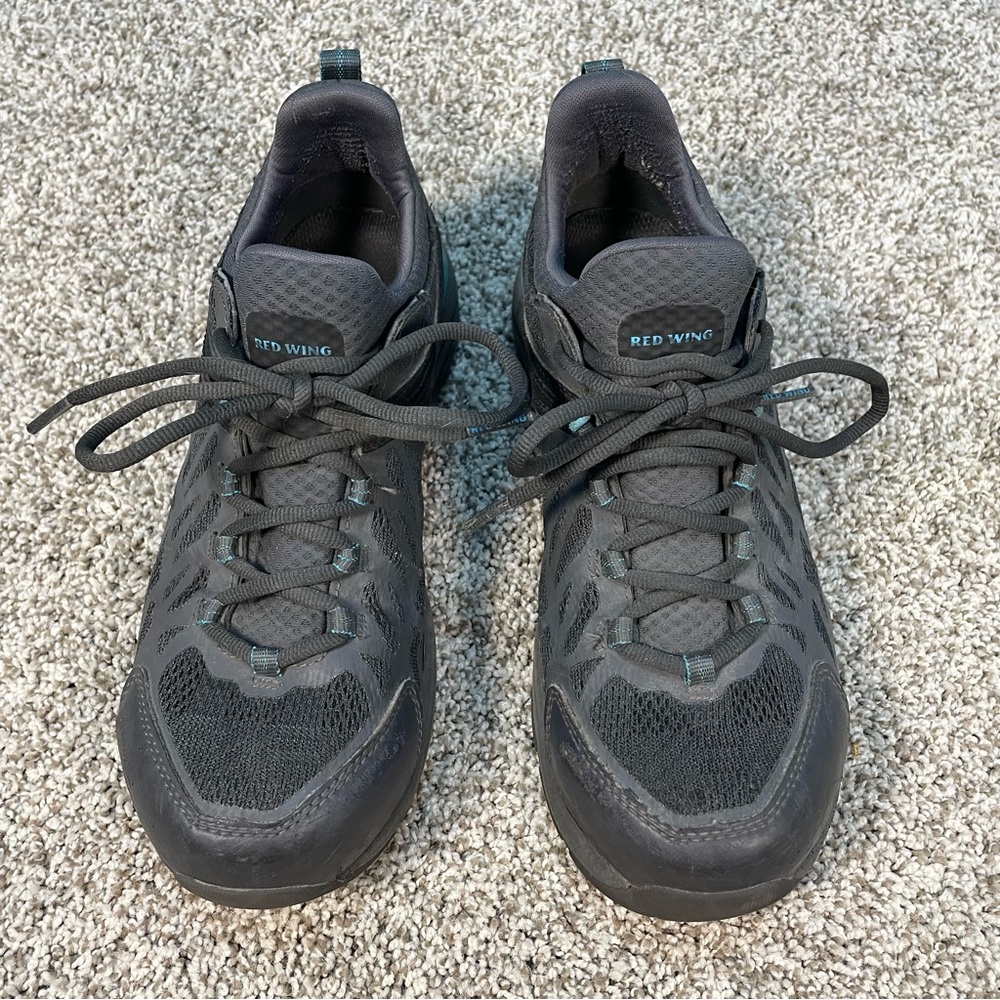 Red Wing Shoes Womens 7
Cooltech Safety Work Carbon Toe
Non Slip